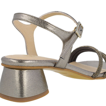 Sandalias de piel metalizadas Taimi con triple tira de strass