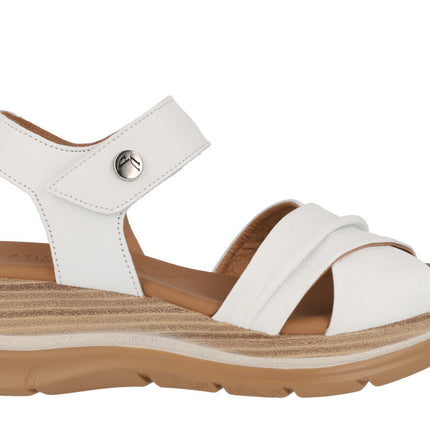 Leather sandals with cross strips and velcro closure to the ankle