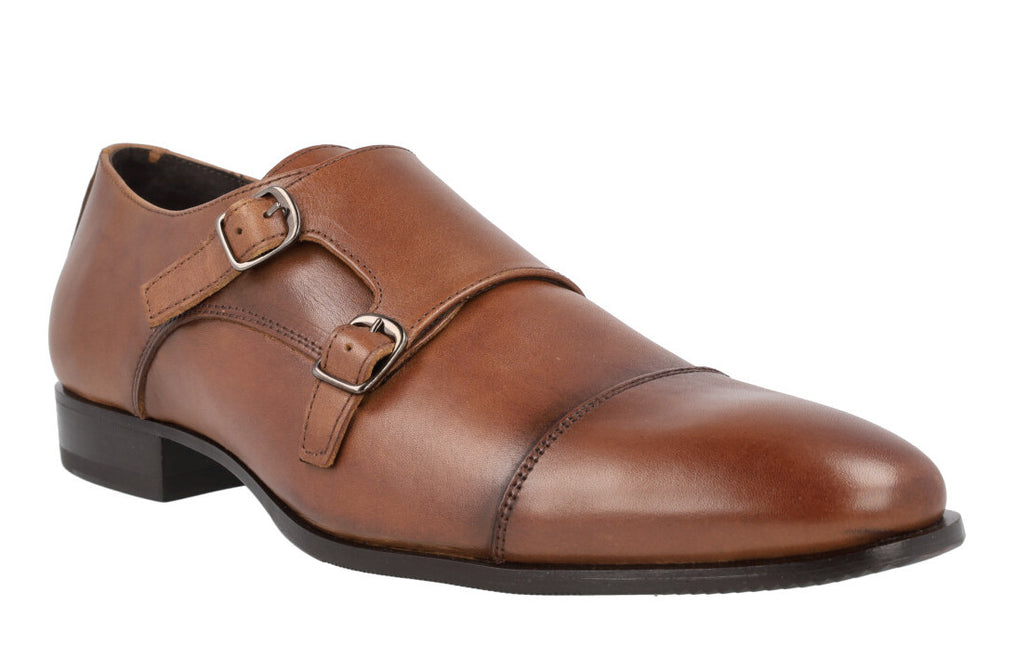Dress shoes with buckles in leather leather