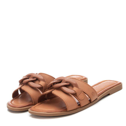 Camel leather sandals with chain ornament