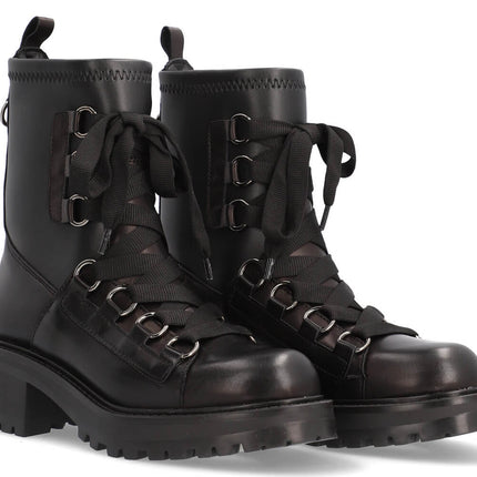Cool multimaterial black boots for women