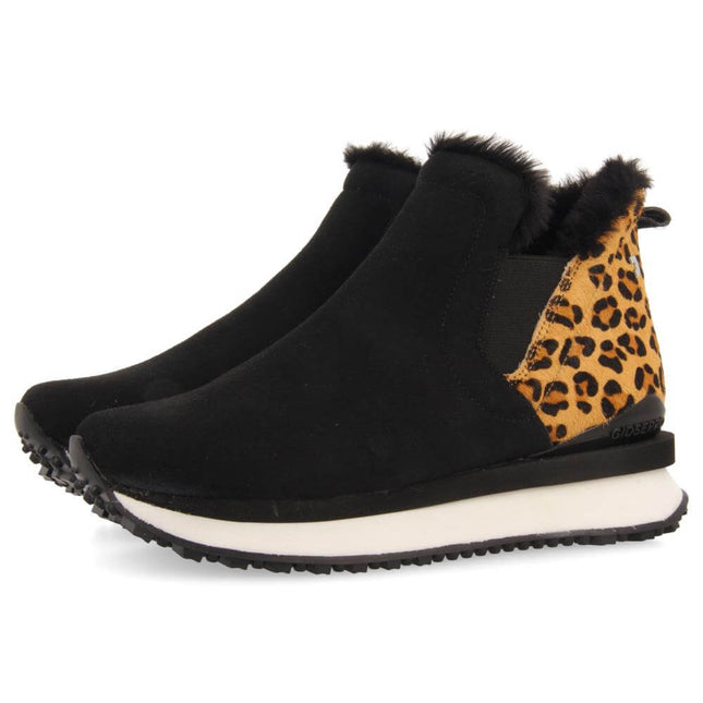 Black Chelsea Ankle Boots with Leopardo Wahl rear