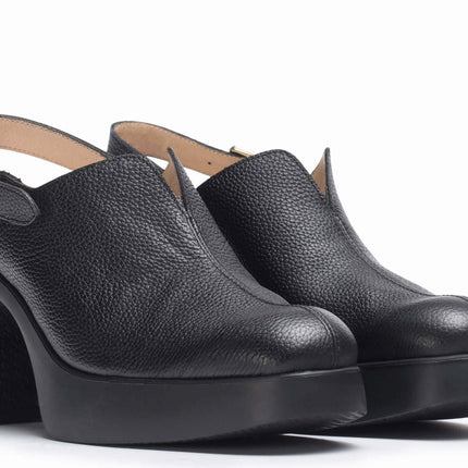 Alaska leather clogs with heel and platform