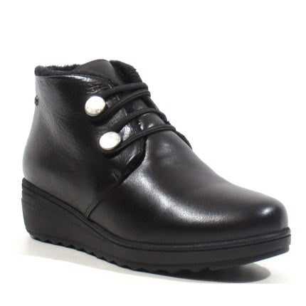 Leather ankle boots with women's buttons closure