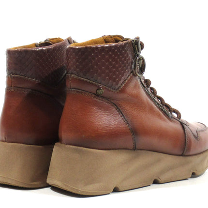 Brown leather boots with laces for women