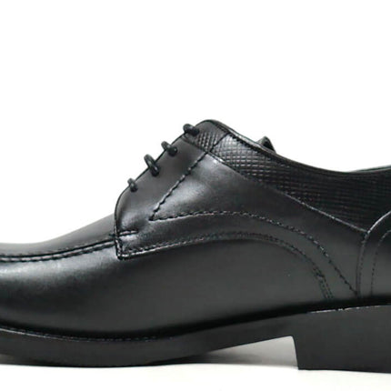 Leather shoes with laces for men and text membrane