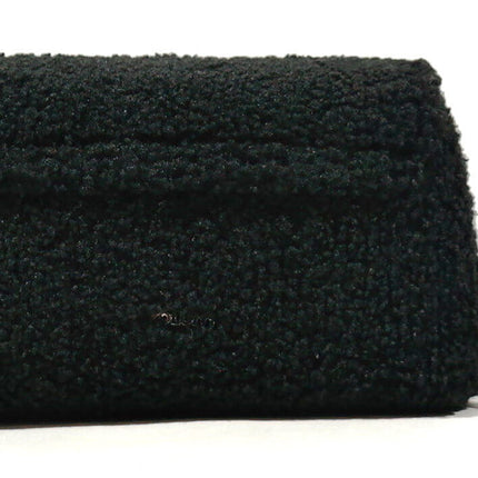 Bolso de tejido negro con tapa