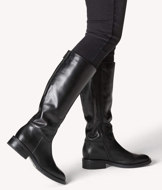 Smooth leather boots